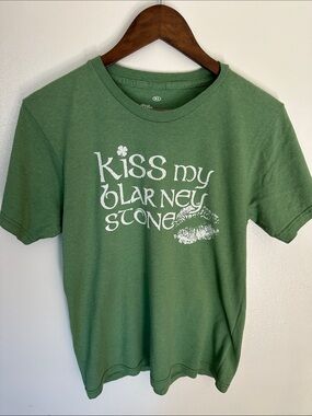 Women’s Green Graphic Tee - 'Kiss My Blarney Stone'